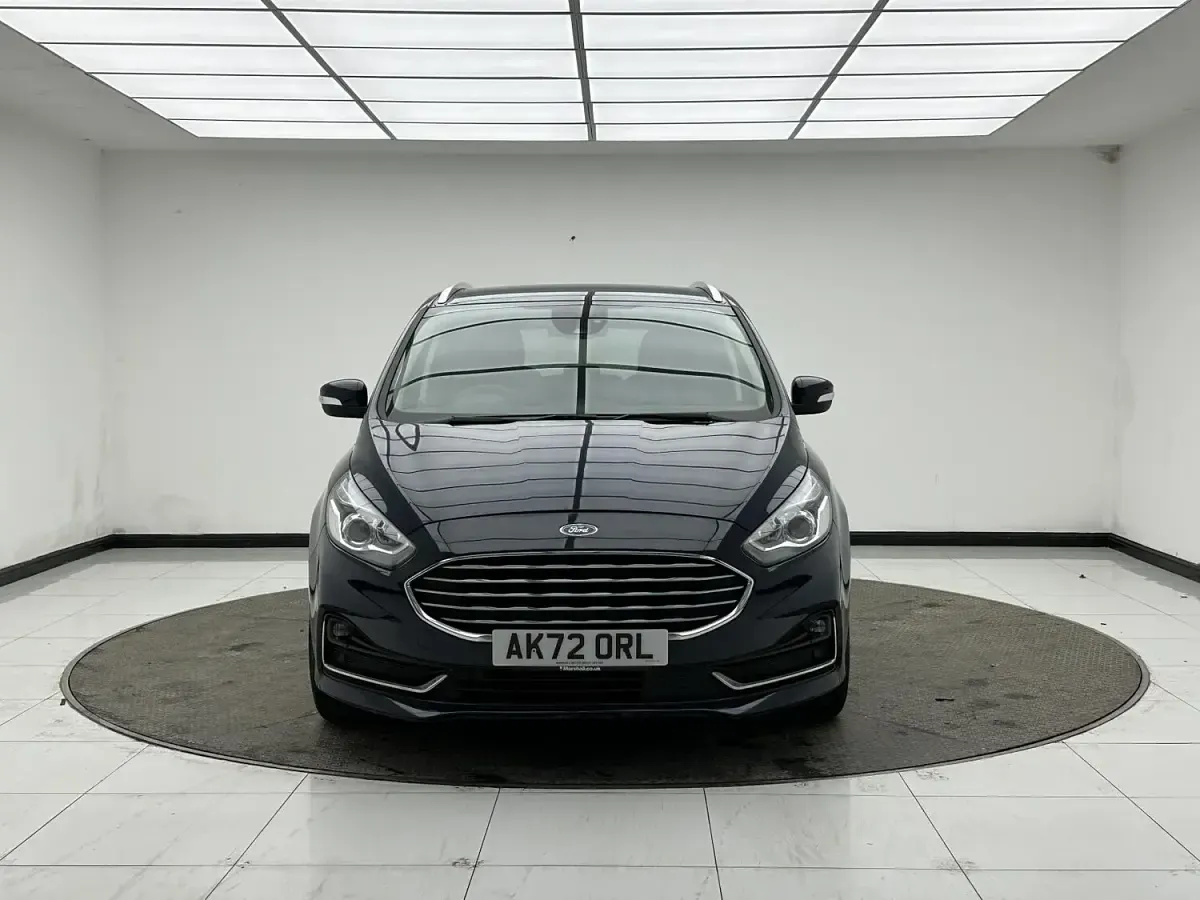 Used Ford S-MAX Titanium 150 HP (110 kW) 2022 Blue MPV