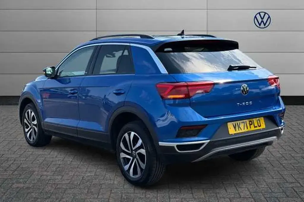 Usado VW T-Roc Active 110 HP (80 kW) 2021 Azul SUV