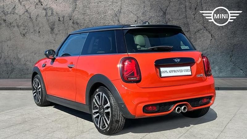 Usado Mini Cooper S Exclusive 189 HP (139 kW) 2019 Laranja Citadino