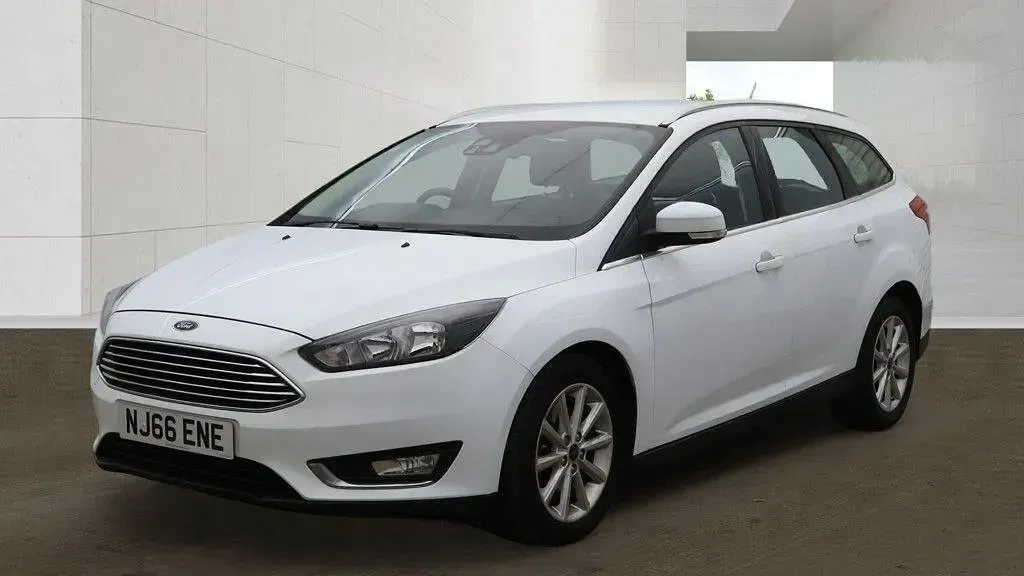 Used Ford Focus Titanium 125 HP (91 kW) 2016 White Estate