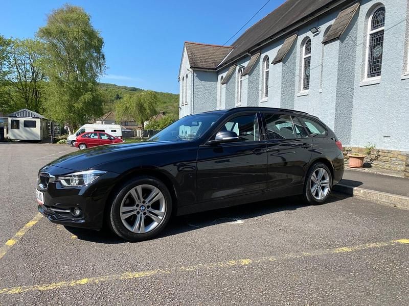 Usado BMW 316 Sport Line 2019 Negro Familiar