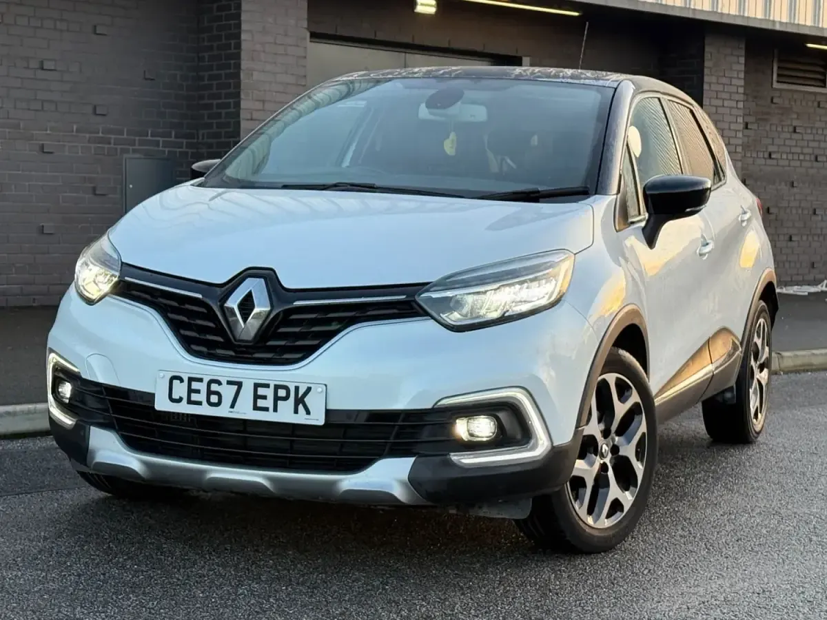 Begagnad Renault Captur Signature 90 HK (66 kW) 2017 Vit SUV