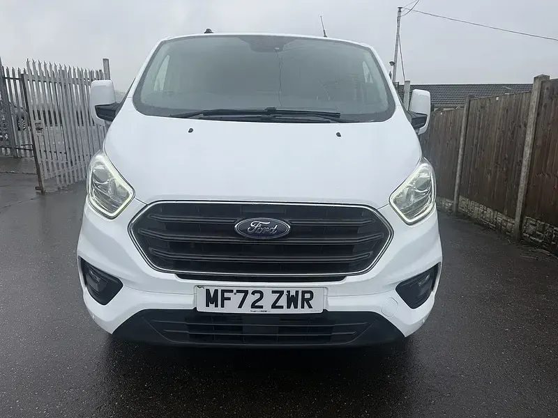 Used Ford Transit Custom Limited 130 HP (95 kW) 2022 White Van