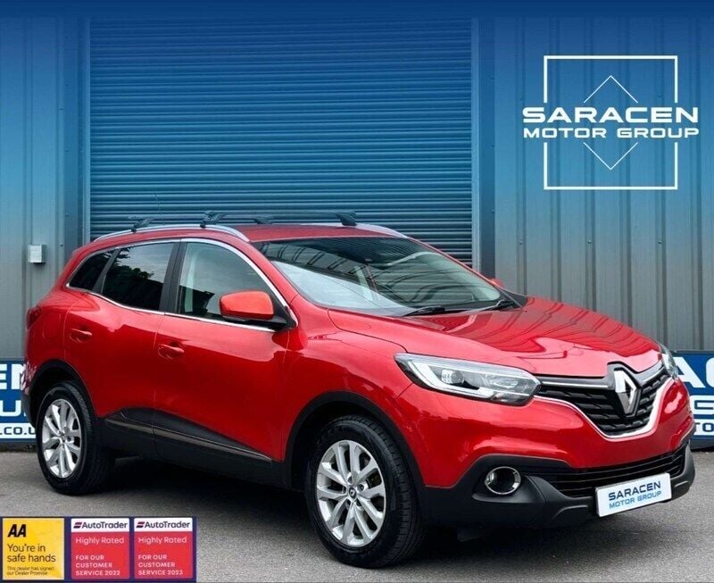 Red Used 2016 Renault Kadjar Dynamique SUV | £11,295 (Fair price) - Image 1/3