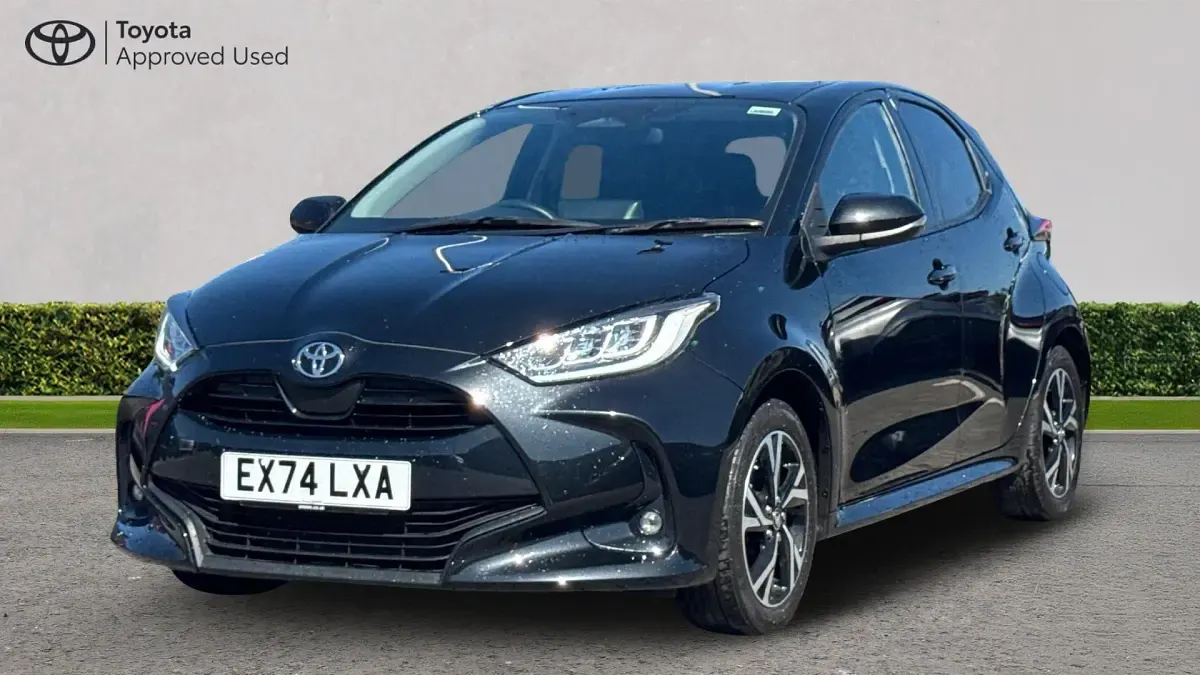 Used Toyota Yaris Design 116 HP (85 kW) 2024 Eclipse black Hatchback