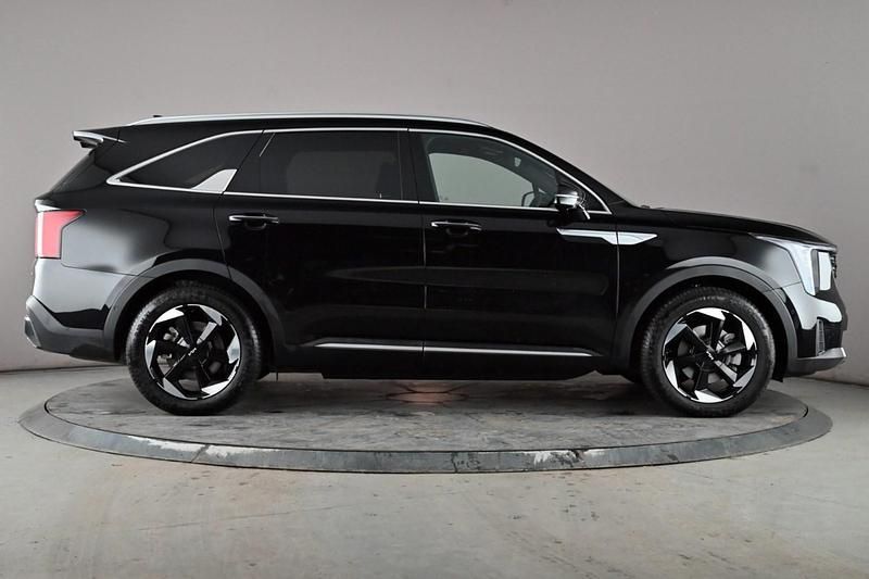 Used Kia Sorento 212 HP (155 kW) 2025 Black SUV