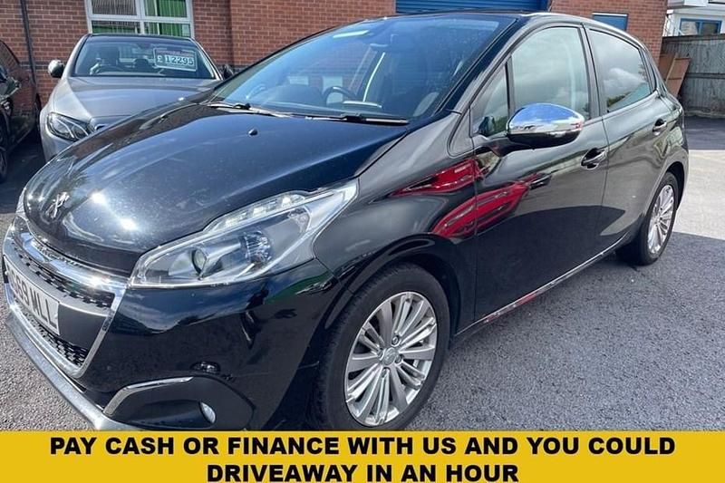 Black Used 2019 Peugeot 208 Signature Sky Hatchback | £6,295 (Fair price) - Image 1/1