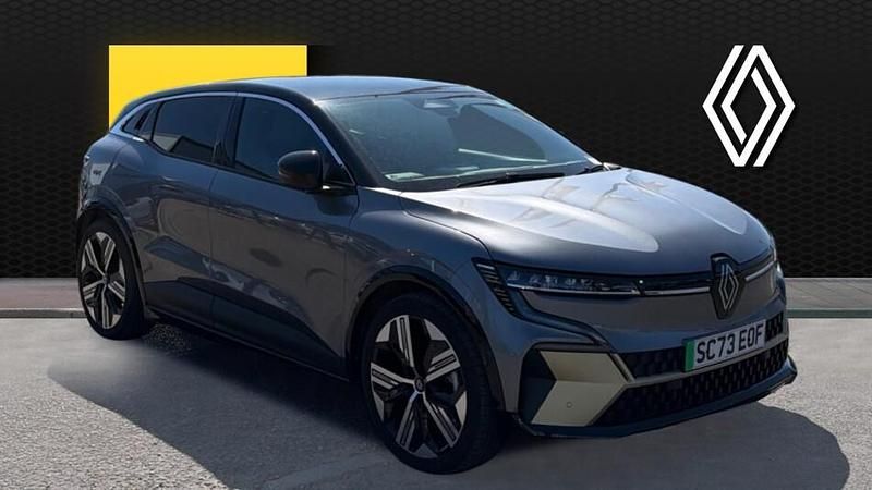 Begagnad Renault Megane E-Tech Iconic 160 kW (218 HK) 2023 Halvkombi