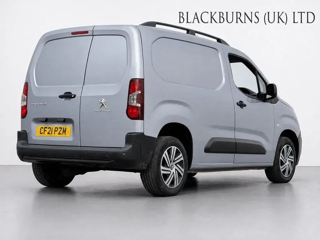 Used Peugeot Partner 100 HP (73 kW) 2021 Grey MPV