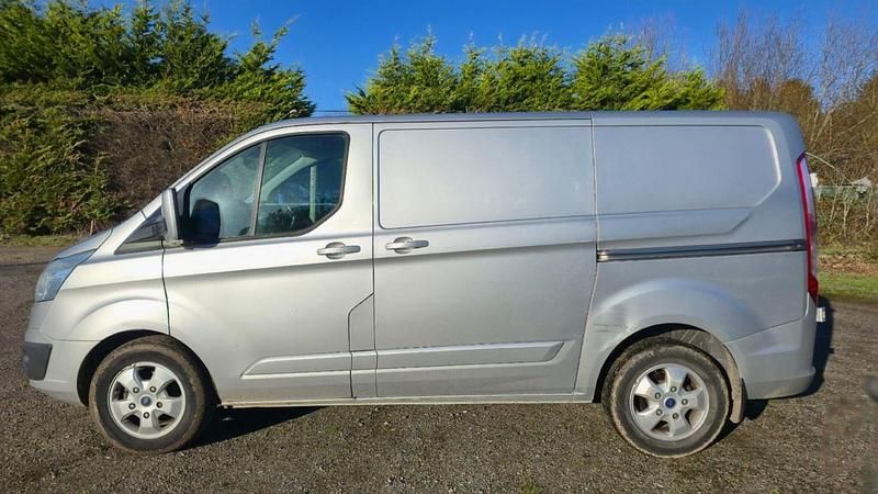 Used Ford Transit Custom Limited 130 HP (95 kW) 2017 Silver Van