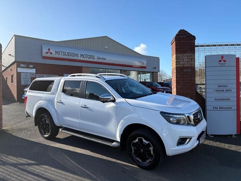 White Used 2020 Nissan Navara Tekna Pickup | £18,599 (A bit pricey) - Image 1/4