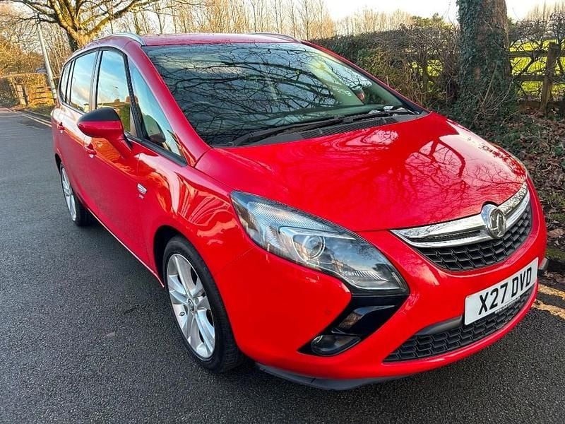 Used Vauxhall Zafira Tourer SRi 140 HP (102 kW) 2015 Red MPV