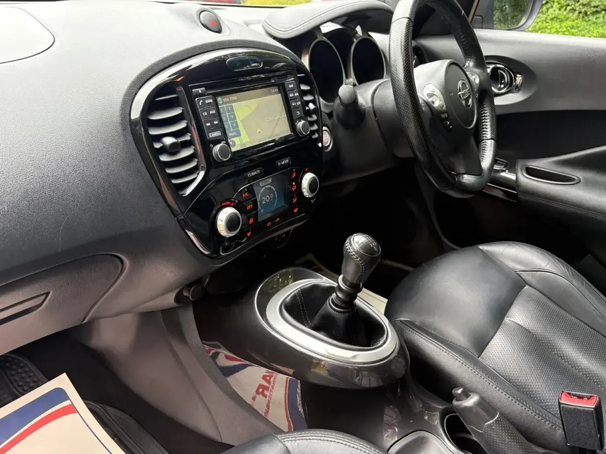 Used Nissan Juke Tekna 110 HP (80 kW) 2015 Silver SUV
