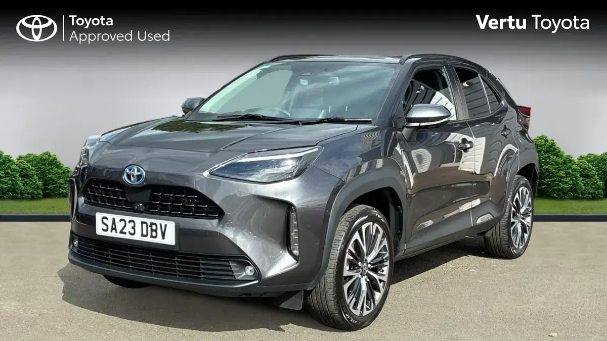 Used Toyota Yaris Hybrid 116 HP (85 kW) 2023 Grey Estate