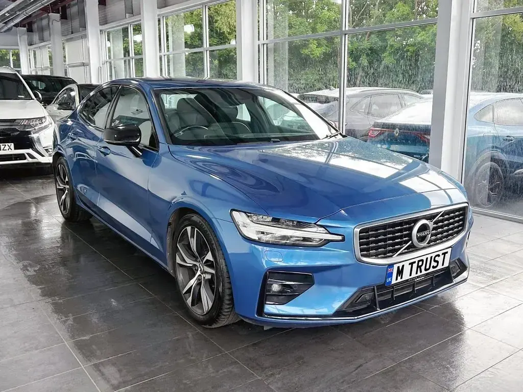 Used Volvo S60 R-Design 250 HP (183 kW) 2020 Blue Sedan
