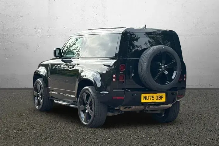 Used Land Rover Defender SE Dynamic 2025 Black SUV