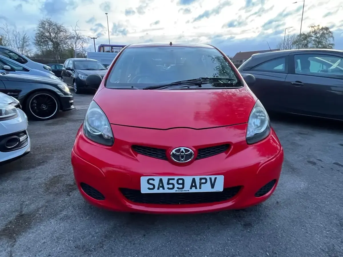 Used Toyota Aygo 67 HP (49 kW) 2009 Red Hatchback