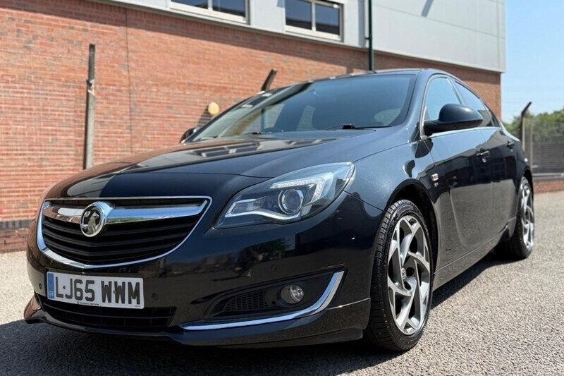 Black Used 2015 Vauxhall Insignia SRi Hatchback | £5,250 (Fair price) - Image 1/1