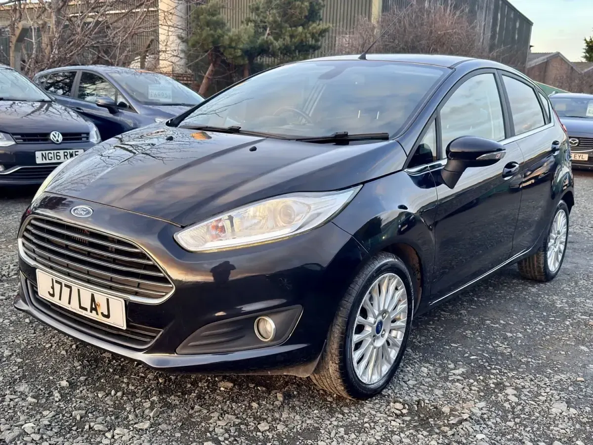 Usado Ford Fiesta Titanium 2014 Negro Utilitario