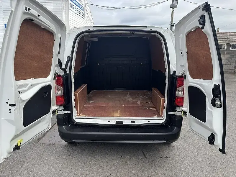 Used Citroën Berlingo PureTech 110 HP (80 kW) 2019 White MPV
