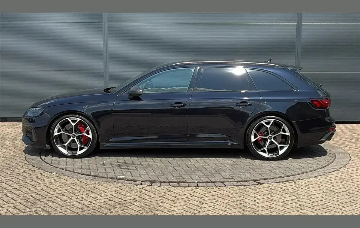 Used Audi RS4 Competition 444 HP (326 kW) 2023 Black Estate