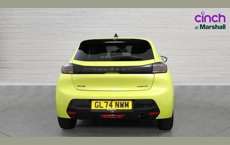 Used Peugeot 208 Allure 101 HP (74 kW) 2024 Yellow Hatchback