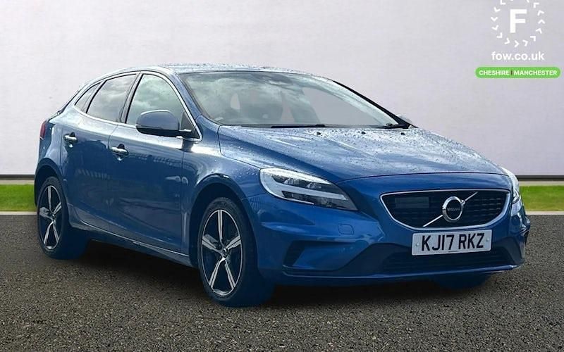 Used Volvo V40 R-Design 190 HP (139 kW) 2017 Blue Hatchback