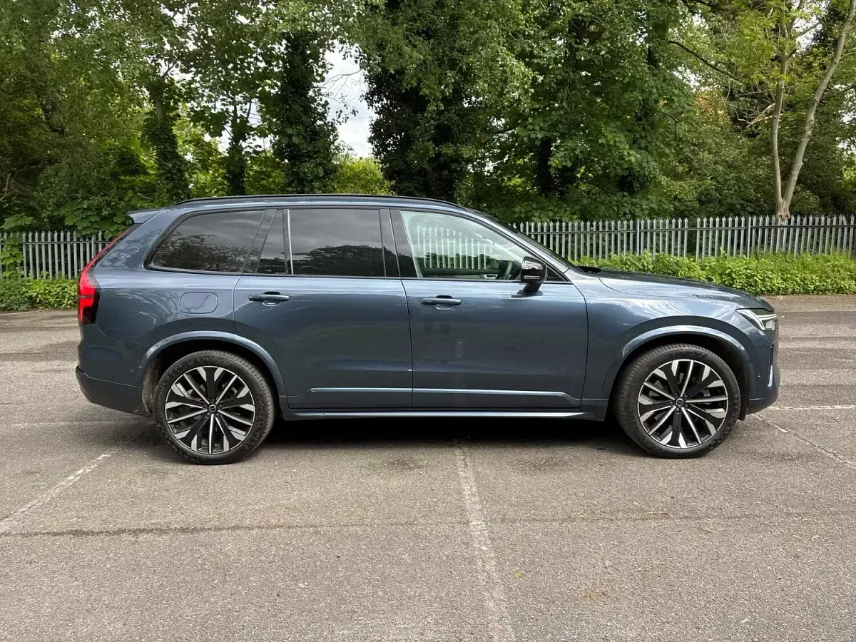 Used Volvo XC90 Ultra 455 HP (334 kW) 2025 Blue SUV