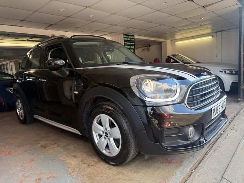 Używany Mini Cooper D Classic 150 KM (110 kW) 2020 Czarny Hatchback