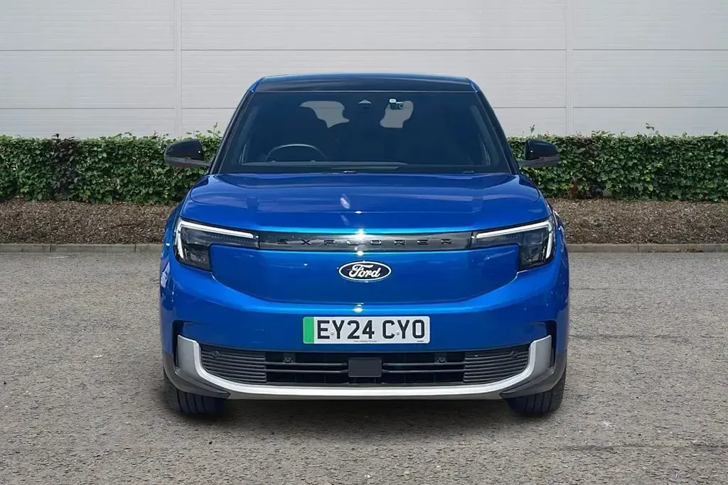 Begagnad Ford Explorer Premium 210 kW (286 HK) 2024 Blå SUV