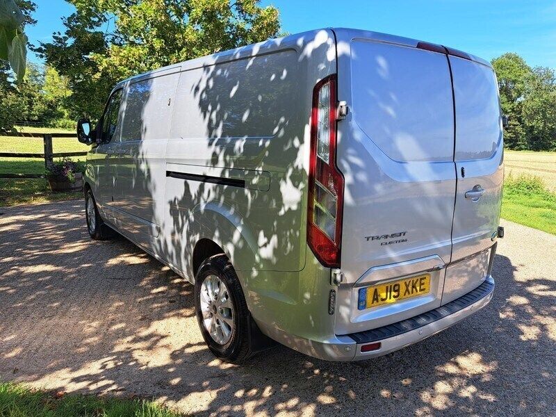 Used Ford Transit Custom Limited 130 HP (95 kW) 2019 Silver Van