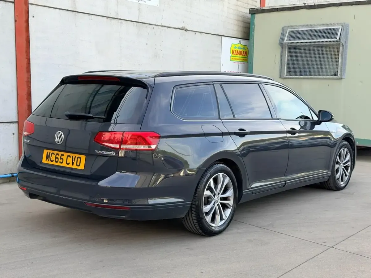 Usado VW Passat S 120 CV (88 kW) 2016 Gris Familiar