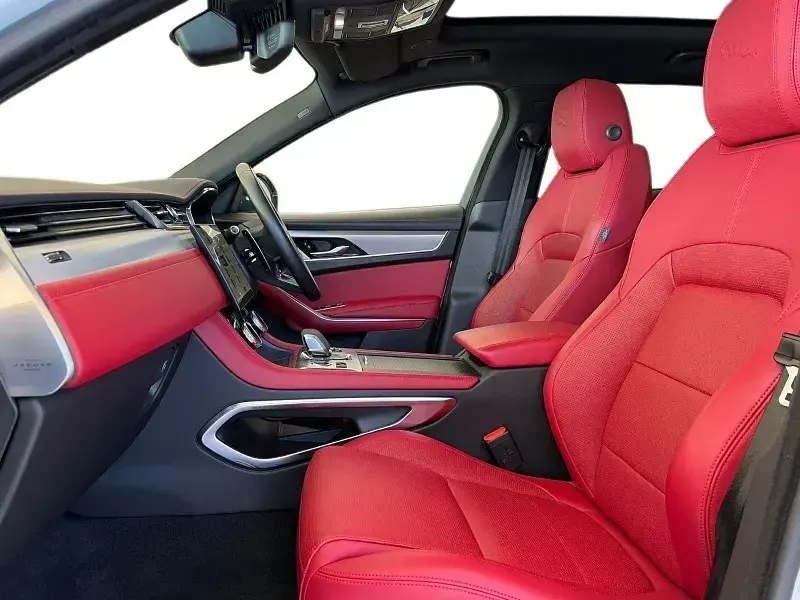 Begagnad Jaguar F-Pace R-Dynamic 204 HK (150 kW) 2023 Vit SUV