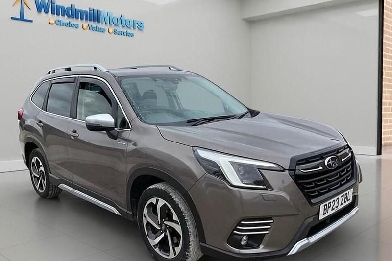Used Subaru Forester Premium 150 HP (110 kW) 2023 Gold SUV