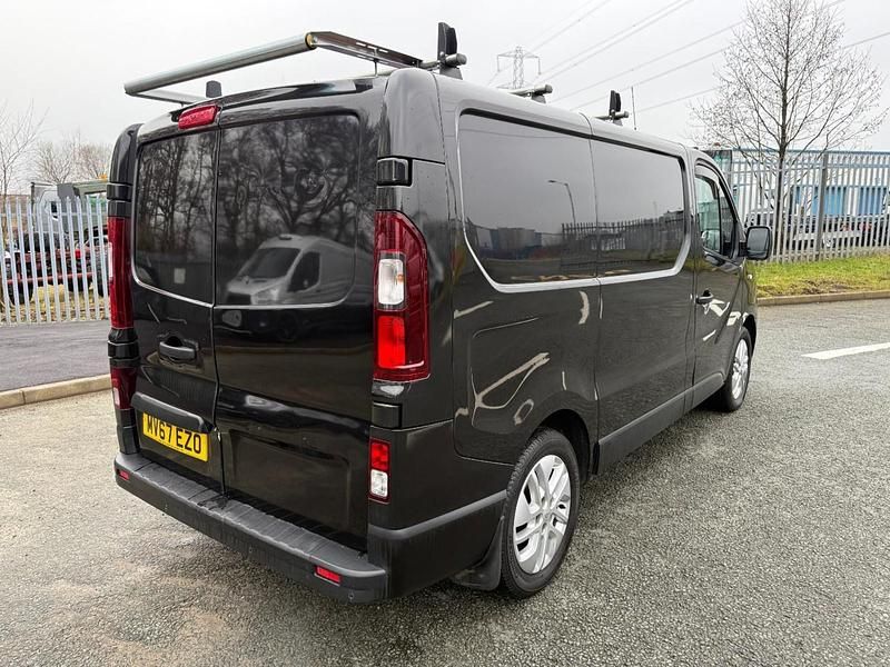 Used Renault Trafic 2017 Black MPV