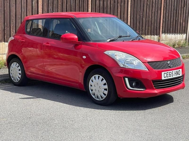 Red Used 2015 Suzuki Swift Hatchback | £2,495 (Good price) - Image 1/4