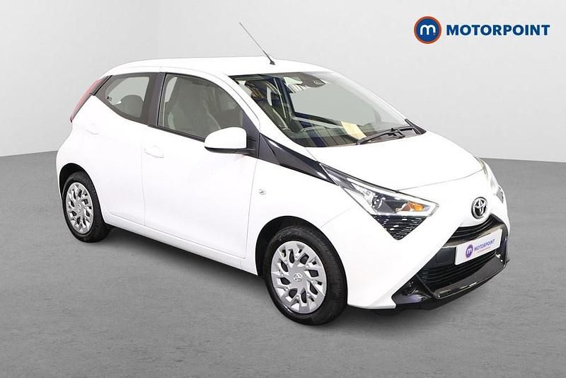 White Used 2022 Toyota Aygo X-play Hatchback | £9,649 (Super price) - Image 1/4