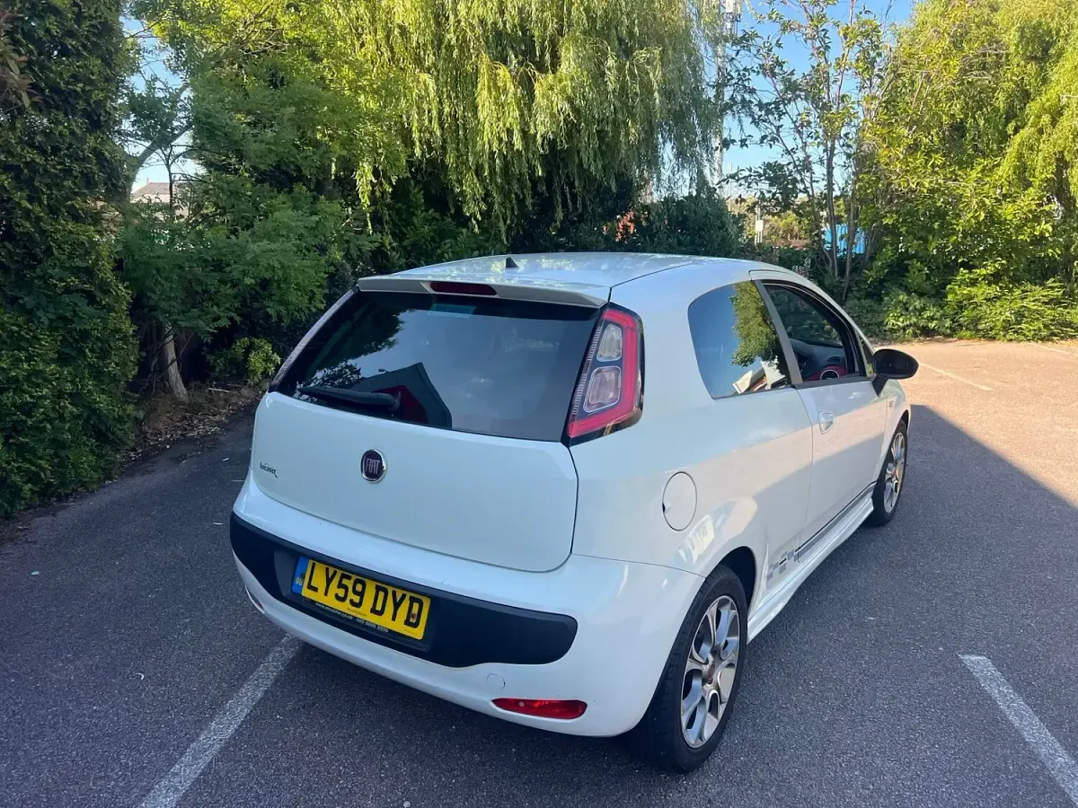Used Fiat Punto Evo 2009 White Hatchback