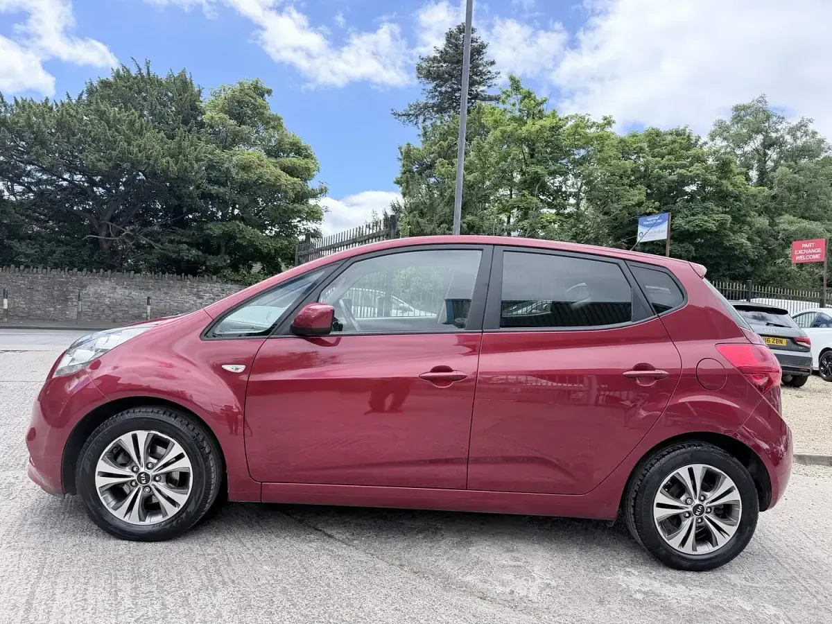 Used Kia Venga 2016 Red Hatchback