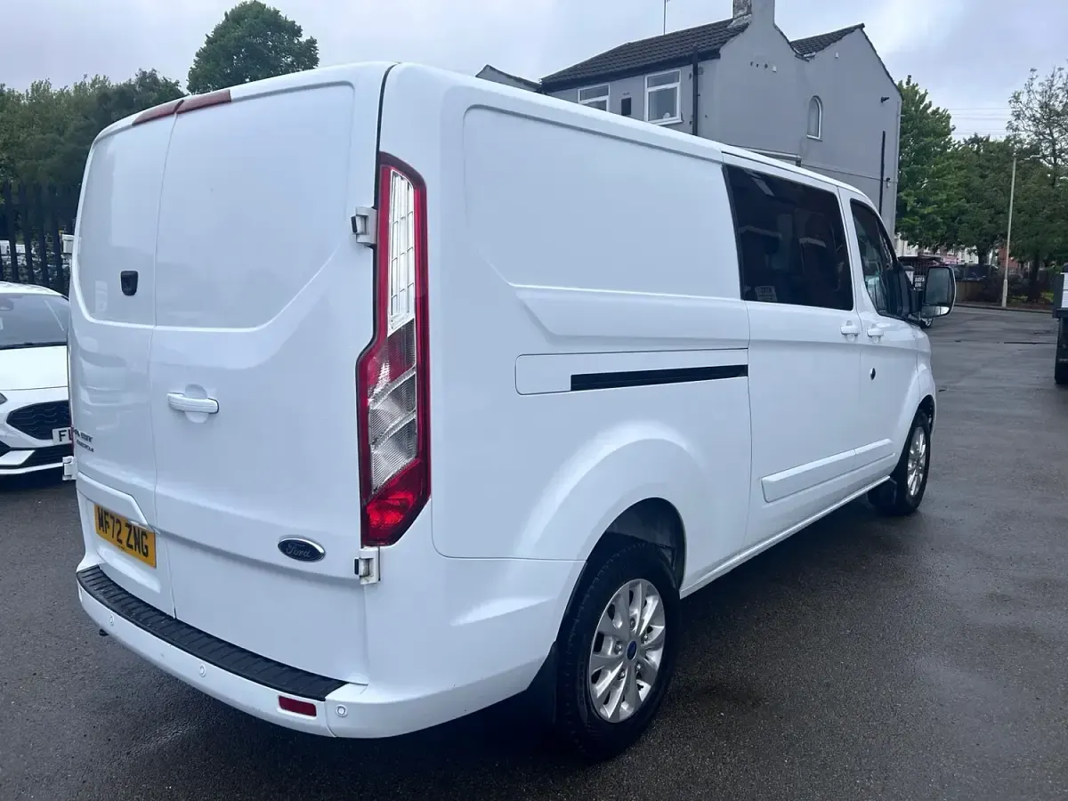 Used Ford Transit Custom Limited 130 HP (95 kW) 2022 White Van