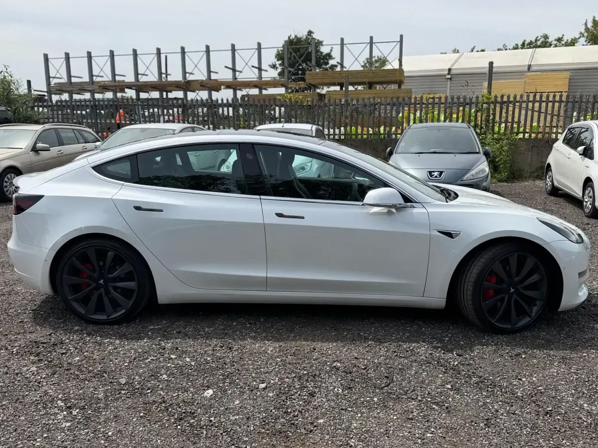 Used Tesla Model 3 Performance 461 kW (627 HP) 2020 White Sedan