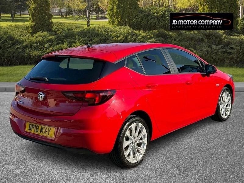 Used Vauxhall Astra 100 HP (73 kW) 2018 Red Hatchback