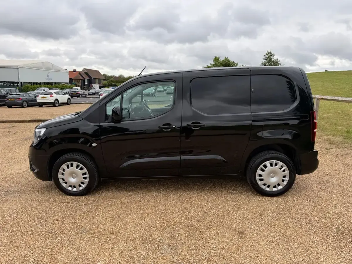 Used Vauxhall Combo S 100 HP (73 kW) 2023 Black MPV