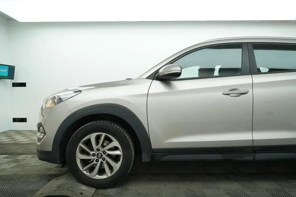 Used Hyundai Tucson SE 116 HP (85 kW) 2017 White SUV