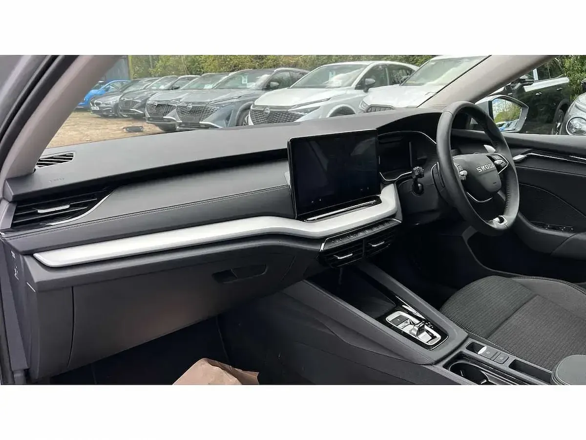 Gebraucht Skoda Octavia SE Technology 150 PS (110 kW) 2025 Silber Kombi
