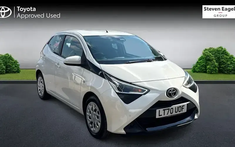Used Toyota Aygo X-play 72 HP (52 kW) 2021 Hatchback