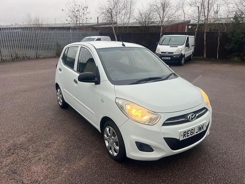 Used Hyundai i10 Classic 86 HP (63 kW) 2011 White Hatchback