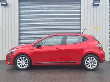 Used Renault Clio Evolution 90 HP (66 kW) 2024 Red Hatchback