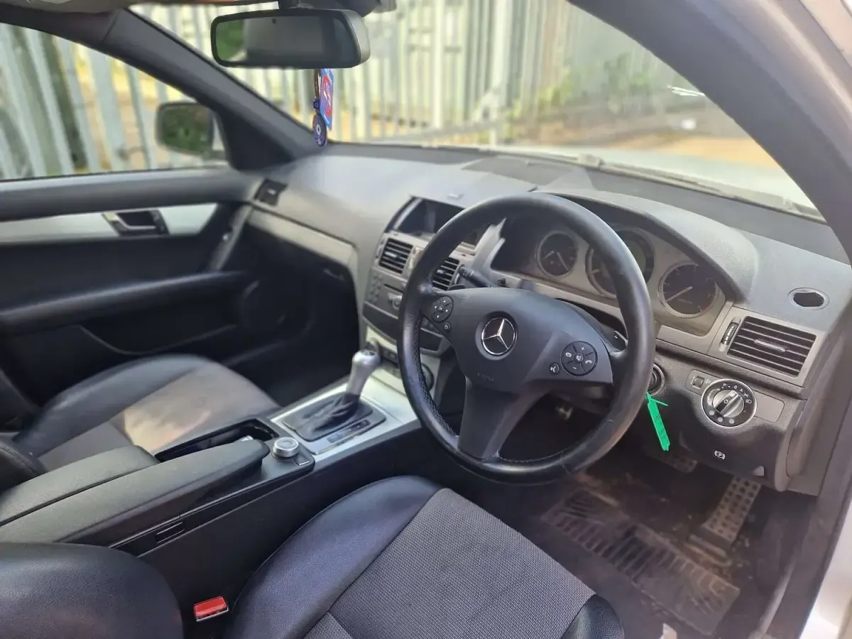 Used Mercedes C220 170 HP (125 kW) 2007 Silver Sedan