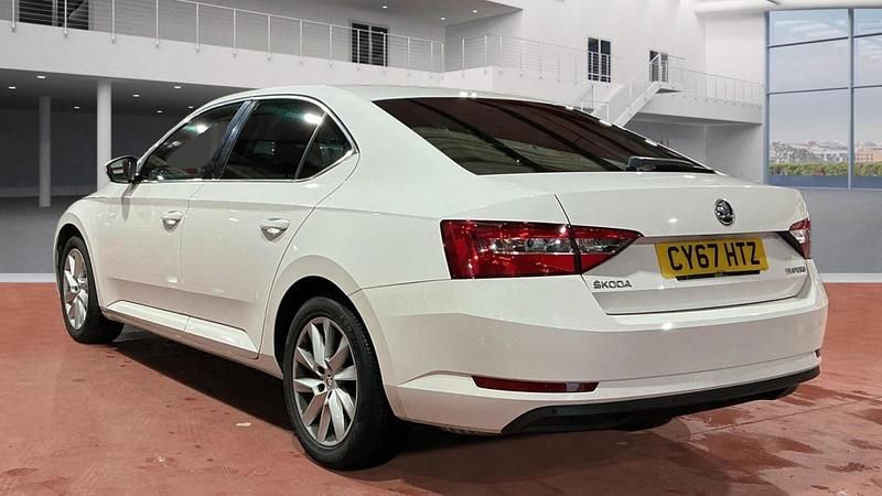 Used Skoda Superb SE Technology 150 HP (110 kW) 2018 White Hatchback